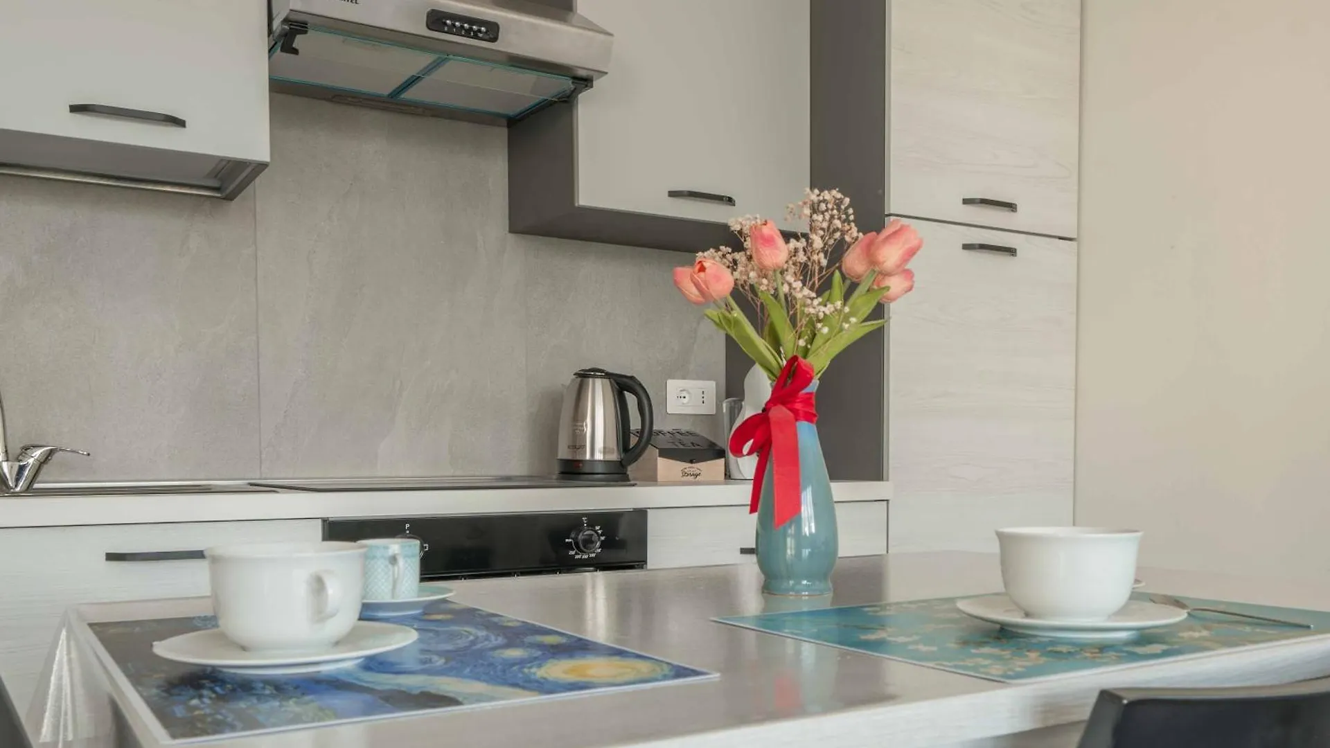 Einstein - Modern Apartment With Balcony Somma Lombardo